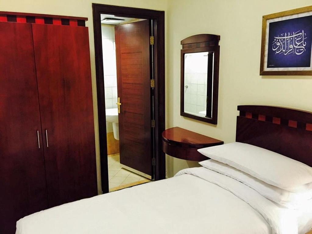 Al Eiman Al Qibla Hotel Medina Zimmer foto